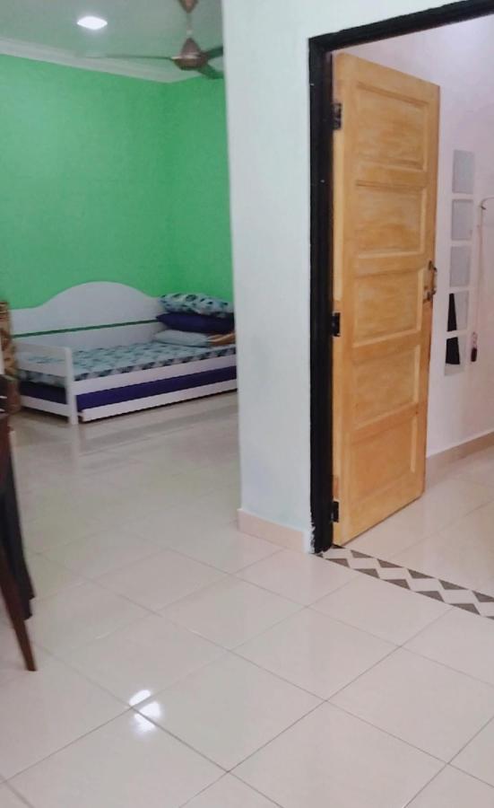 Homestay Sri Ladang Kuala Terengganu Exteriör bild