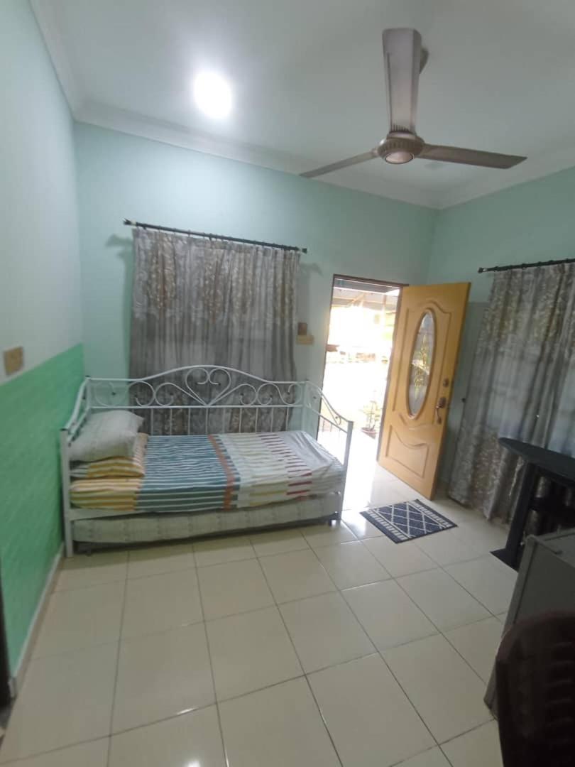 Homestay Sri Ladang Kuala Terengganu Exteriör bild