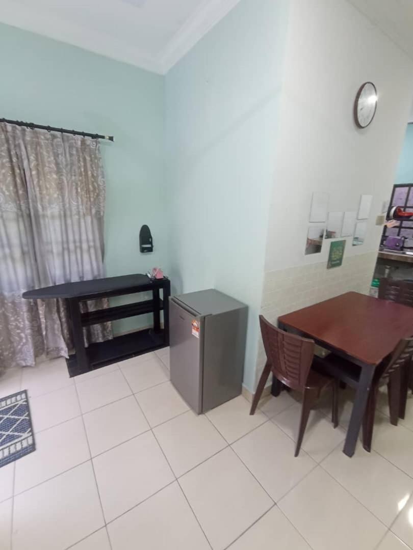 Homestay Sri Ladang Kuala Terengganu Exteriör bild