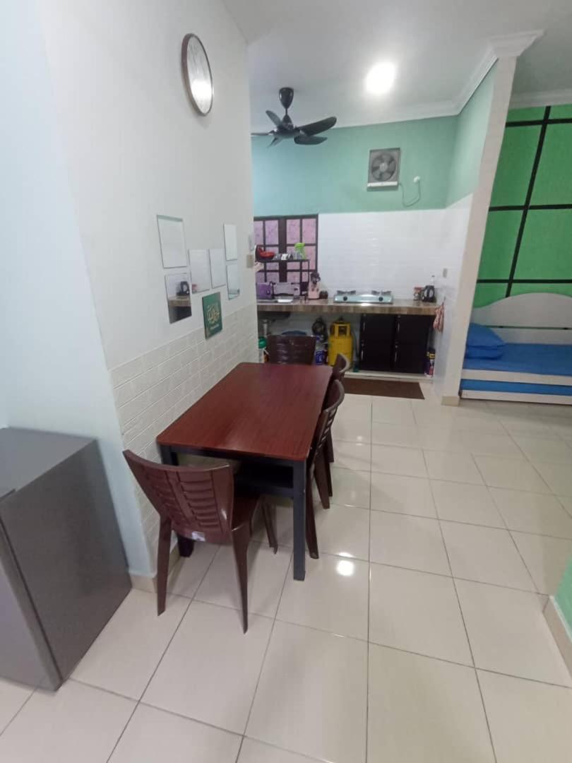 Homestay Sri Ladang Kuala Terengganu Exteriör bild